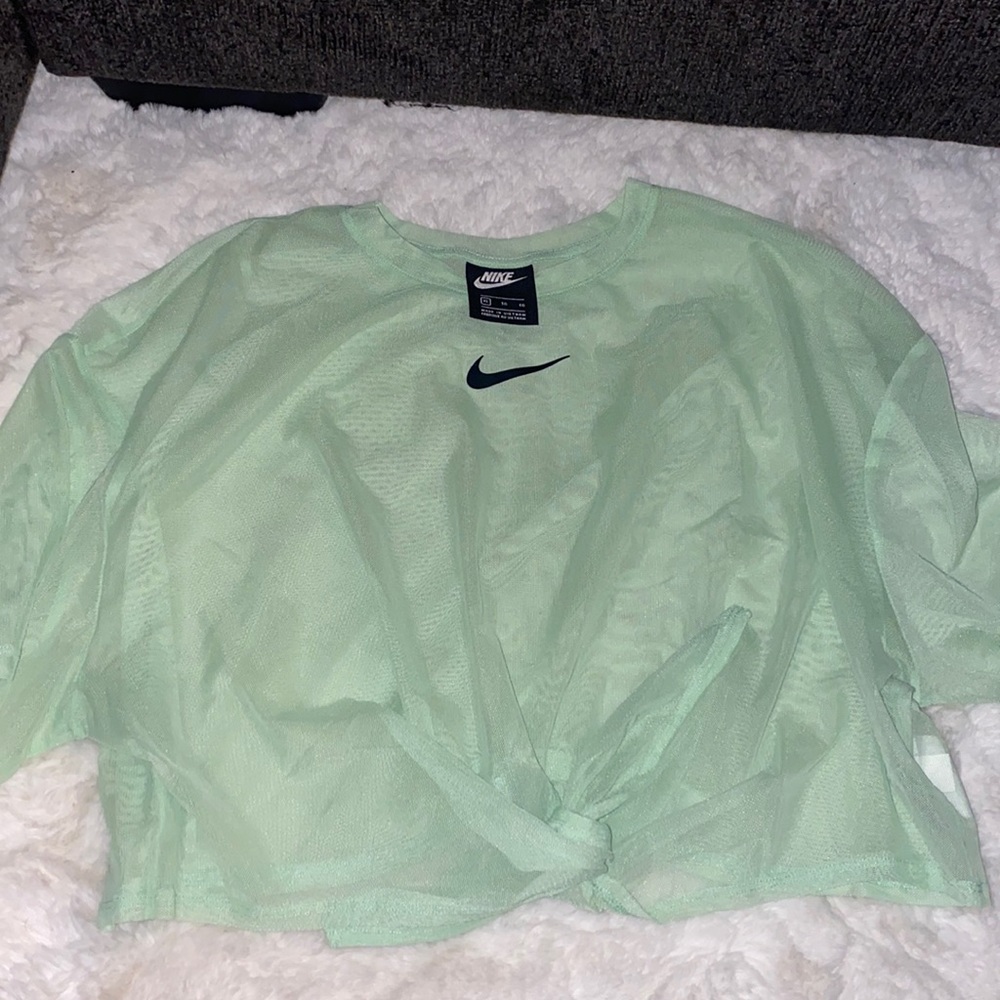 Nike top